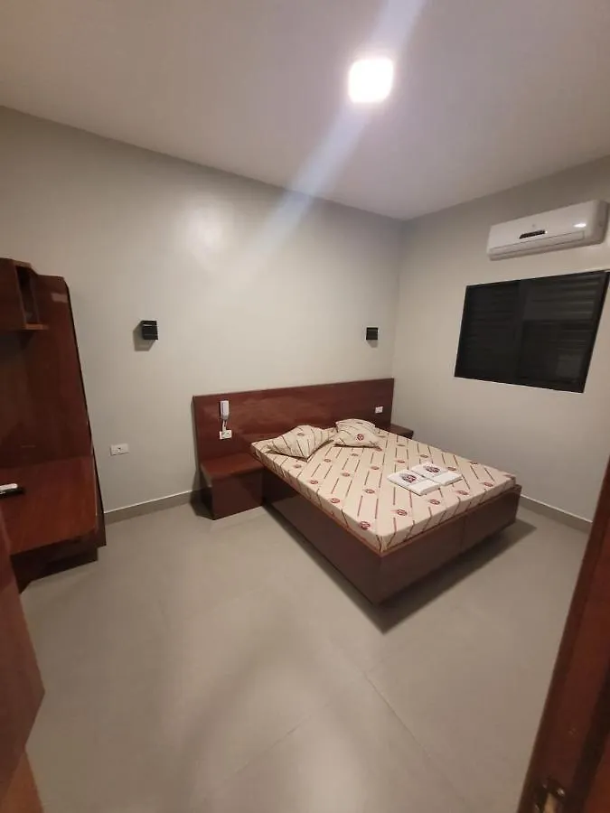 Hotel Madrugada 圣保罗 2*,